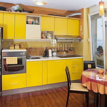 Apartment Sunny Yellow - With Balcony And Parking Place, Split Habitación foto