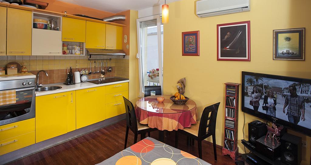 Apartment Sunny Yellow - With Balcony And Parking Place, Split Habitación foto