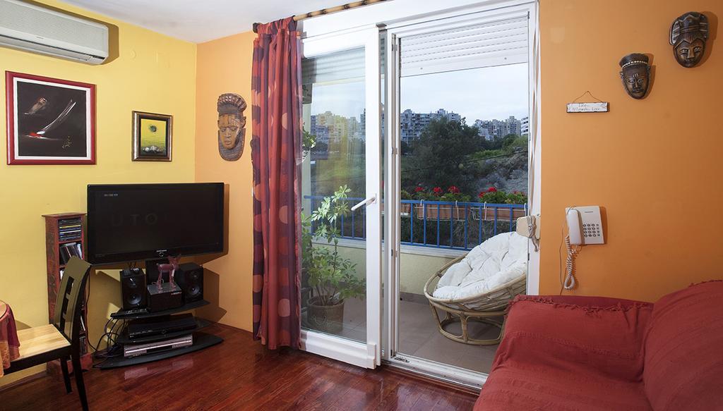 Apartment Sunny Yellow - With Balcony And Parking Place, Split Habitación foto